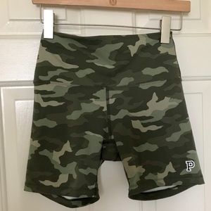 PINK Camo Biker Shorts S
